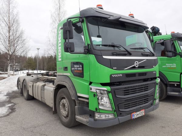 Remeon Volvo FM460
Remeo Oy:n Volvo FM460 vaihtolava-auto.
Avainsanat: Remeo Volvo FM460