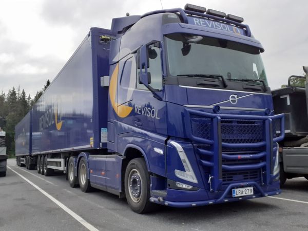 Revisolin Volvo FH
Revisolin Volvo FH hct-yhdistelmä.
Avainsanat: Revisol Volvo FH Hct ABC Hirvaskangas