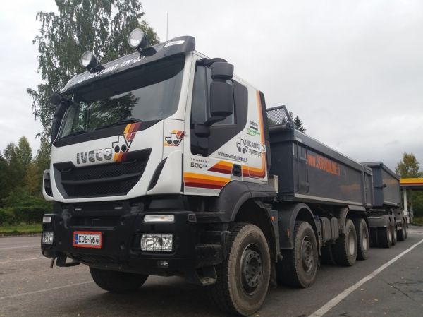 Rikamatin Iveco Trakker 500
Rikamat Oy:n Iveco Trakker 500 sorayhdistelmä.
Avainsanat: Rikamat Iveco Trakker 500 Shell Hirvaskangas