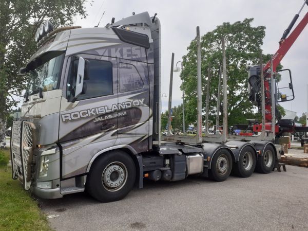 Rockislandin Volvo FH
Rockisland Oy:n Volvo FH puutavara-auto.
Avainsanat: Rockisland Volvo FH Viitasaari26
