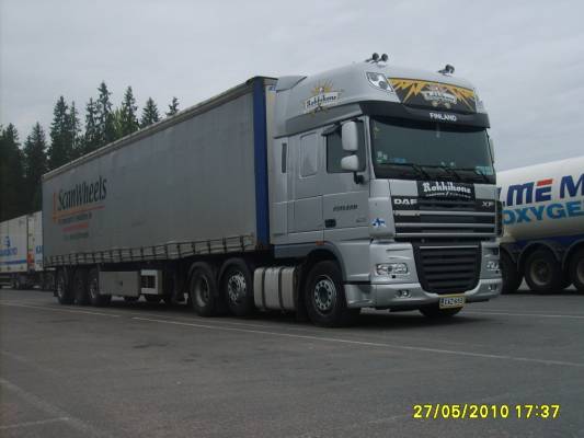 Rokkikoneen DAF XF105.510 
Rokkikone Oy:n DAF XF105.510 puoliperävaunuyhdistelmä. 
Avainsanat: Rokkikone DAF XF105.510 ABC Hirvaskangas