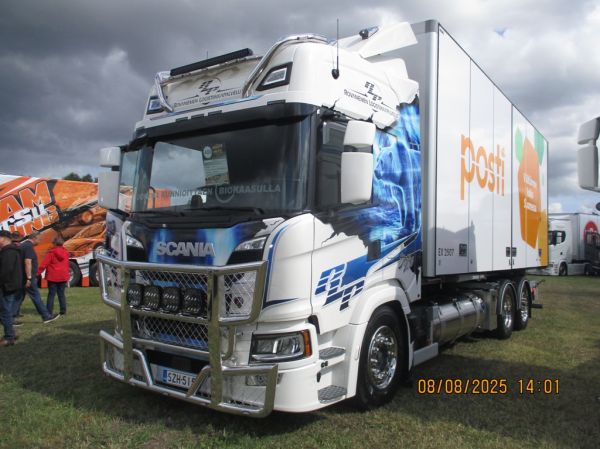 Rovaniemen Logistiikkapalvelujen Scania G460
Postin ajossa oleva Rovaniemen Logistiikkapalvelut Oy:n Scania G460 rahtiauto.
Avainsanat: Posti Rovaniemen-Logistiikkapalvelut RLP Scania G460 Kaasuauto Alahärmä25