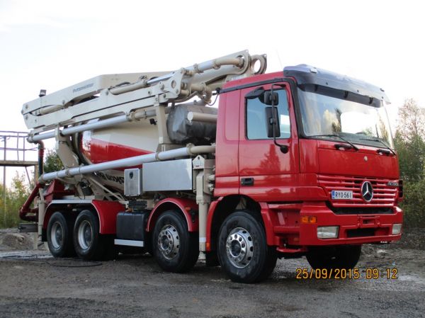 Ruskon Betonin MB Actros
Ruskon Betoni Oy:n MB Actros betonin pumppausauto.
Avainsanat: Ruskon Betoni MB Actros