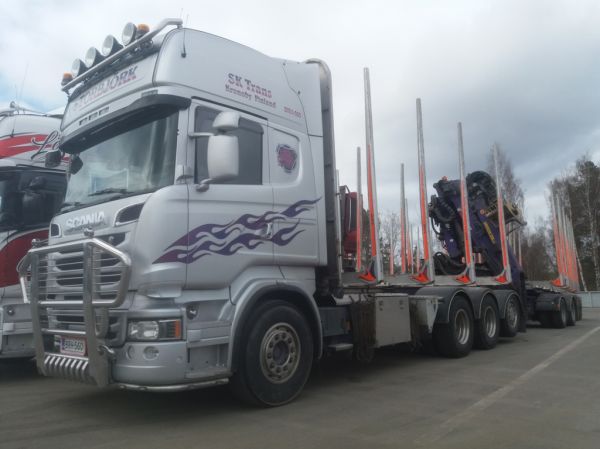 SK-Transin Scania R560
SK-Trans Ab Oy:n Scania R560 puutavarayhdistelmä.
Avainsanat: SK-Trans Storbjörk Scania R560 Neste