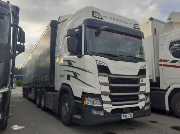 S Kantosen Scania 500R
S Kantosen Scania 500R puoliperävaunuyhdistelmä.
Avainsanat: Kantonen Scania 500R ABC Hirvaskangas Tate