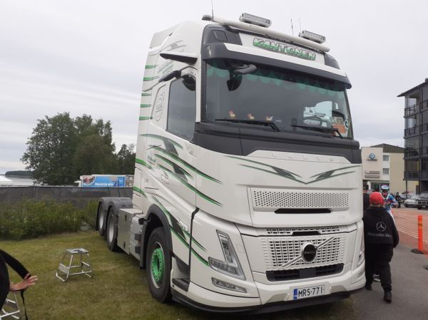 S Kantosen Volvo FH500
S Kantosen Volvo FH500 rekkaveturi.
Avainsanat: Kantonen Volvo FH500 Viitasaari26