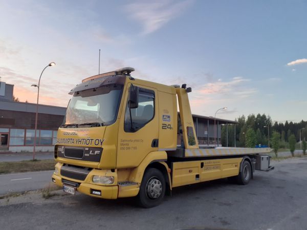 Salmivirta Yhtiöt Oy:n DAF LF
Salmivirta Yhtiöt Oy:n DAF LF hinausauto.
Avainsanat: Salmivirta DAF LF Hirvaskangas