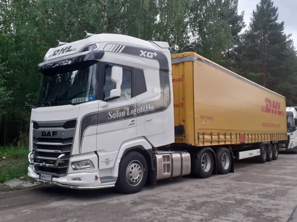 Salon Logistiikan DAF XG+530
Salon Logistiikka Oy:n DAF XG+530 puoliperävaunuyhdistelmä.
Avainsanat: Salon Logistiikka DAF XG+530 DHL Shell Hirvaskangas Jakke