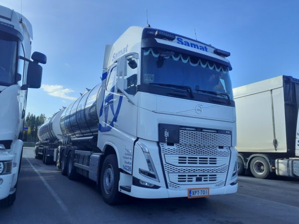Oy Rimito Transport Ab:n Volvo FH540
Samat Groupin ajossa oleva Oy Rimito Transport Ab:n Volvo FH540 säiliöyhdistelmä.
Avainsanat: Samat Group Rimito Volvo FH540 ABC Hirvaskangas 14226