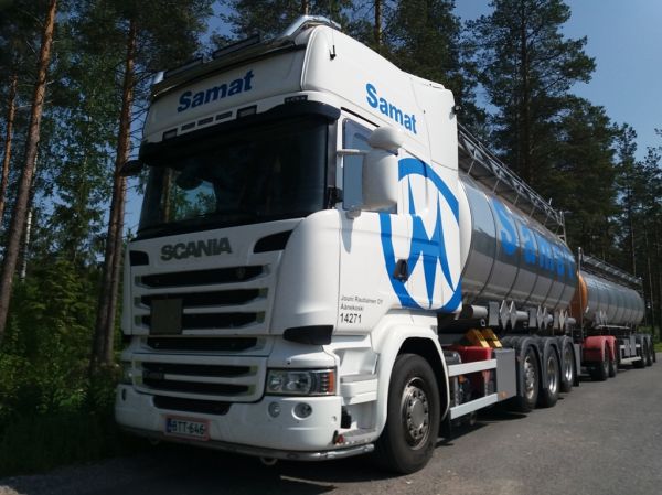J Rautiaisen Scania R490
Samat Groupin ajossa oleva J Rautiainen Oy:n Scania R490 säiliöyhdistelmä.
Avainsanat: Samat Group Rautiainen Scania R490 14271