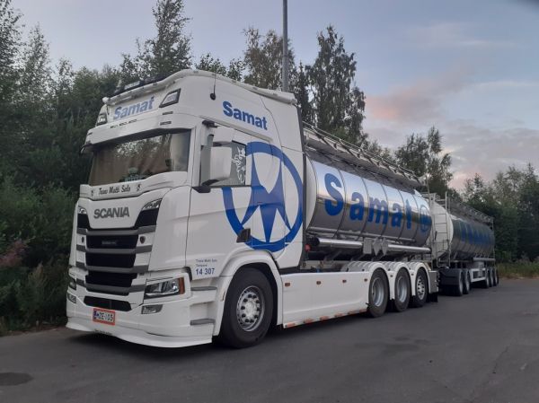 Trans M Salon Scania R540
Samat Groupin ajossa oleva Trans Matti Salon Scania R540 säiliöyhdistelmä.
Avainsanat: Salo Samat Group Scania R540 14307 ABC Hirvaskangas Make