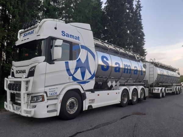 SK-Powerin Scania
Samat Groupin ajossa oleva SK-Power Oy:n Scania säiliöyhdistelmä.
Avainsanat: Samat Group SK-Power Scania ABC Hirvaskangas 14330