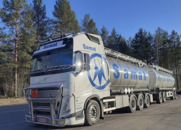 JP Haanpään Volvo FH
Samat Groupin ajossa oleva JP Haanpää Oy:n Volvo FH säiliöyhdistelmä.
Avainsanat: Samat Group Haanpää Volvo FH Shell Hirvaskangas 14344