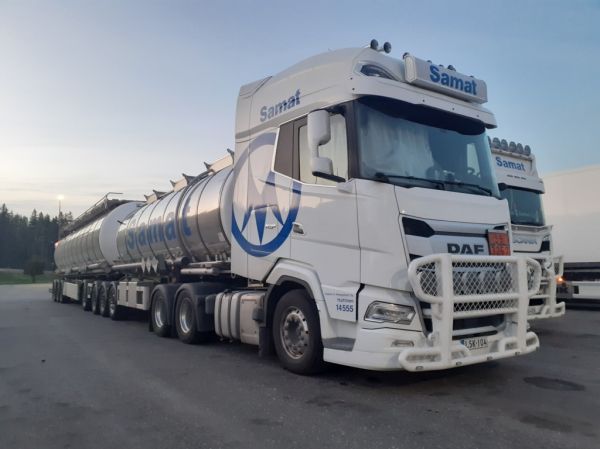 Kuljetus H Kemppaisen DAF XG+
Samat Groupin ajossa oleva Kuljetus H Kemppainen Oy:n DAF XG+ säiliöyhdistelmä.
Avainsanat: Samat Group Kemppainen DAF XG+ ABC Hirvaskangas 14555