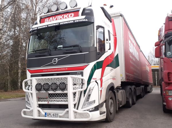 Klikkaa kuvaa nähdäksesi se täysikokoisena
==============
Transport Savikon Volvo FH500
Transport Savikko Oy:n Volvo FH500 b-juna.
Avainsanat: Savikko Volvo FH500 ST1 Hirvaskangas 168 B-juna Transport Savikon Volvo FH500
Transport Savikko Oy:n Volvo FH500 b-juna.
Avainsanat: Savikko Volvo FH500 ST1 Hirvaskangas 168 B-juna