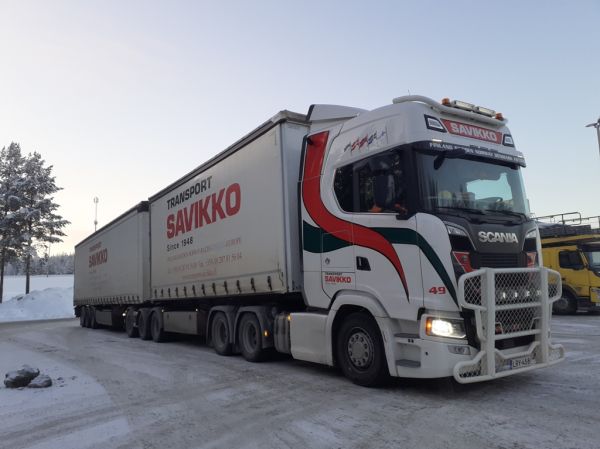 Transport Savikon Scania
Transport Savikko Oy:n Scania b-juna.
Avainsanat: Savikko Scania Shell Hirvaskangas B-juna