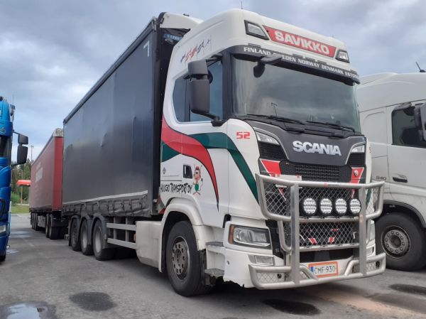 Hugo Transportin Scania S500
Transport Savikko Oy:n ajossa oleva Hugo Transport Oy:n Scania S500 täysperävaunuyhdistelmä.
Avainsanat: Savikko Hugo-Transport Scania S500 ABC Hirvaskangas