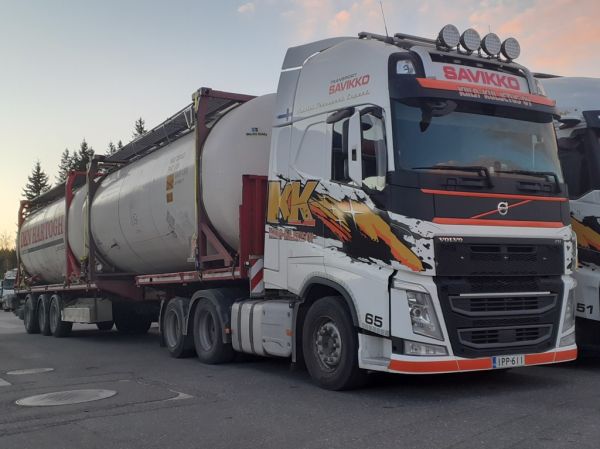 Kiila-Kuljetuksen Volvo FH
Transport Savikko Oy:n ajossa oleva Kiila-Kuljetus Oy:n Volvo FH "Special Transport Expert" puoliperävaunuyhdistelmä.
Avainsanat: Savikko Kiila-Kuljetus Volvo FH Special Transport Expert ABC Hirvaskangas 65
