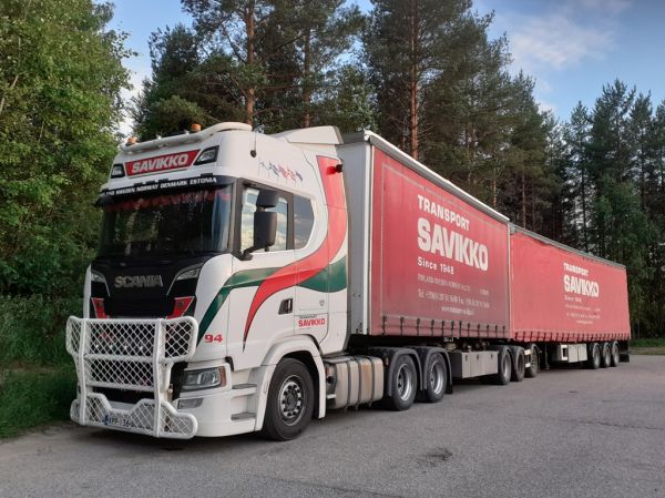 Klikkaa kuvaa nähdäksesi se täysikokoisena
==============
Transport Savikon Scania
Transport Savikko Oy:n Scania b-juna.
Avainsanat: Savikko Scania ST1 Hirvaskangas 94 Transport Savikon Scania
Transport Savikko Oy:n Scania b-juna.
Avainsanat: Savikko Scania ST1 Hirvaskangas 94