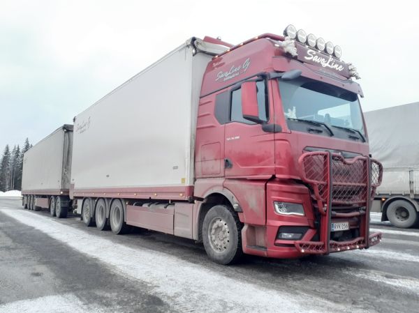 SavoLinen MAN TGX 35.580
SavoLine Oy:n MAN TGX 35.580 hakeyhdistelmä.
Avainsanat: SavoLine MAN TGX 35.580 ABC Hirvaskangas