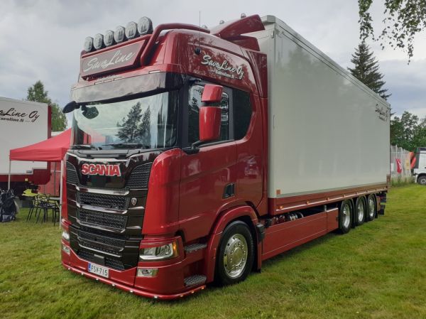 Klikkaa kuvaa nähdäksesi se täysikokoisena
==============
Savolinen Scania
Savoline Oy:n Scania hakeauto.
Avainsanat: Savoline Scania Runni26 Savolinen Scania
Savoline Oy:n Scania hakeauto.
Avainsanat: Savoline Scania Runni26