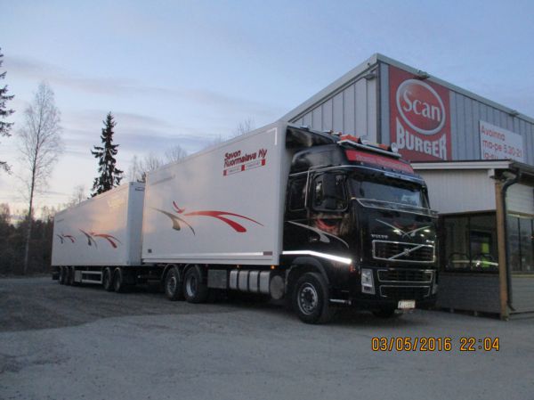Savon Kuormalavan Volvo FH12
Savon Kuormalava Ky:n Volvo FH12 täysperävaunuyhdistelmä.
Avainsanat: Savon-Kuormalava Volvo FH12 Neste