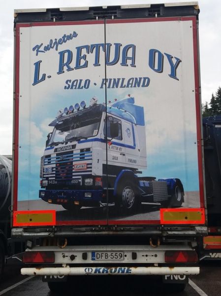 L Retvan Scania 143M
L Retva Oy:n Scania 143M rekkaveturi.
Avainsanat: Retva Scania 143M Shell Hirvaskangas