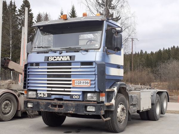 Scania 143
Scania 143 vaihtolava-auto.
Avainsanat: Scania 143