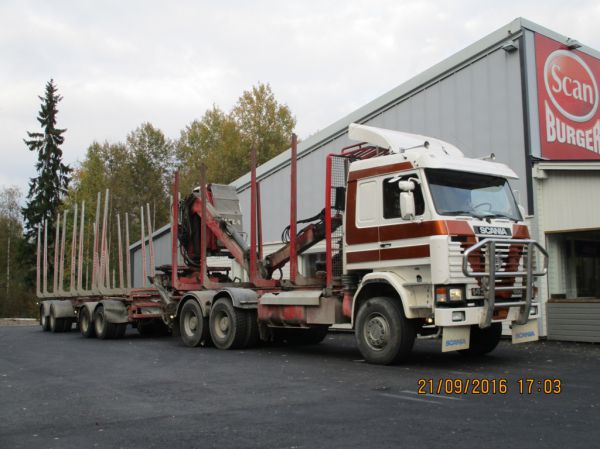 Scania 143
Scania 143 puutavarayhdistelmä.
Avainsanat: Scania 143