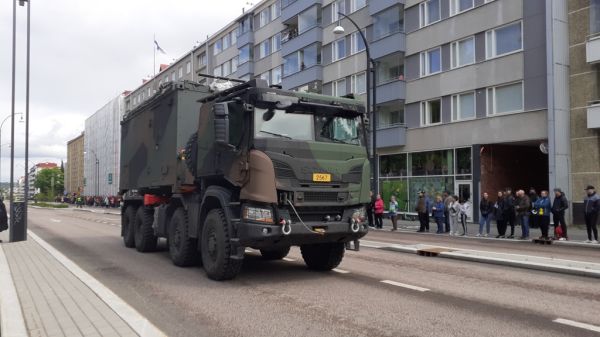 Puolustusvoimien Scania
Puolustusvoimien Scania koukkulava-auto.
Avainsanat: Puolustusvoimat PV Scania