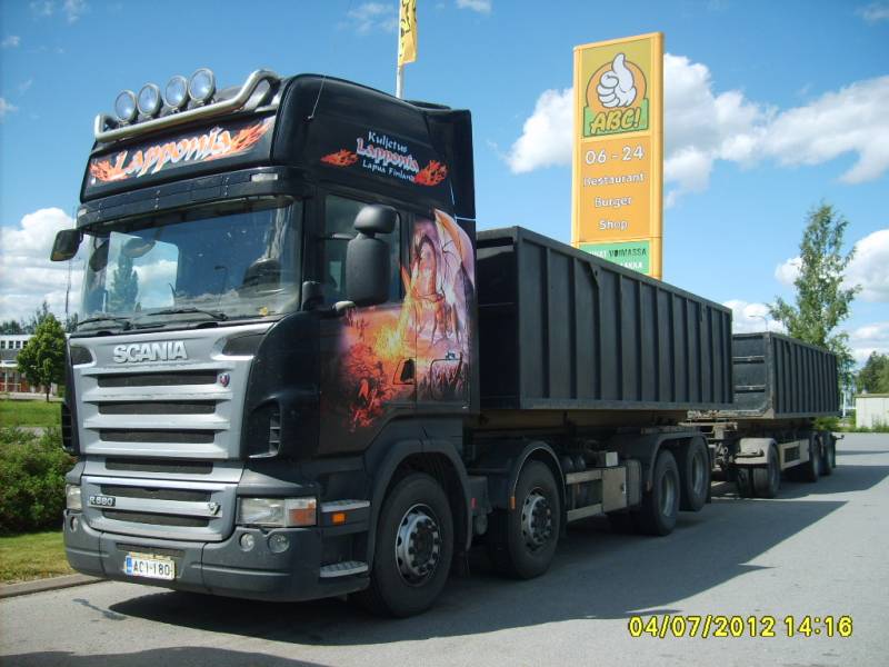 Kuljetus Lapponian Scania R580
Kuljetus Lapponian Scania R580 koukkulava-auto.
Avainsanat: Lapponia Scania R580 ABC