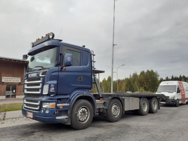 Scania
Scania koneenkuljetusauto.
Avainsanat: Scania Hirvaskangas