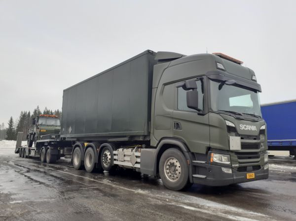 Puolustusvoimien Scania G540
Puolustusvoimien Scania G540 täysperävaunuyhdistelmä.
Avainsanat: Puolustusvoimat PV Scania G540 ABC Hirvaskangas