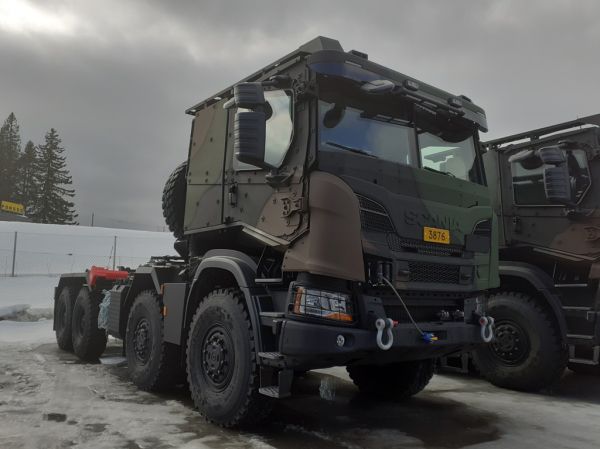 Puolustusvoimien Scania
Puolustusvoimien Scania vaihtolava-auto.
Avainsanat: Puolustusvoimat PV Scania