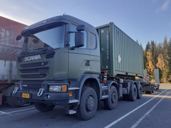 Puolustusvoimien Scania G490
Puolustusvoimien Scania G490 vaihtolava-auto.

Avainsanat: Puolustusvoimat PV Scania G490 ABC Hirvaskangas