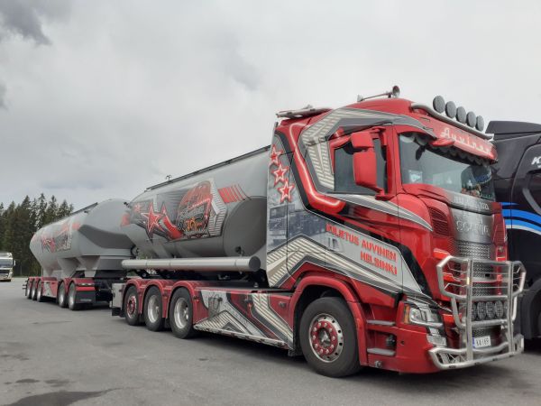Kuljetus Auvisen Scania 560R
Kuljetus Auvisen Scania 560R "1953-2023 Anniversary" säiliöyhdistelmä.
Avainsanat: Auvinen Scania 560R Anniversary ABC Hirvaskangas