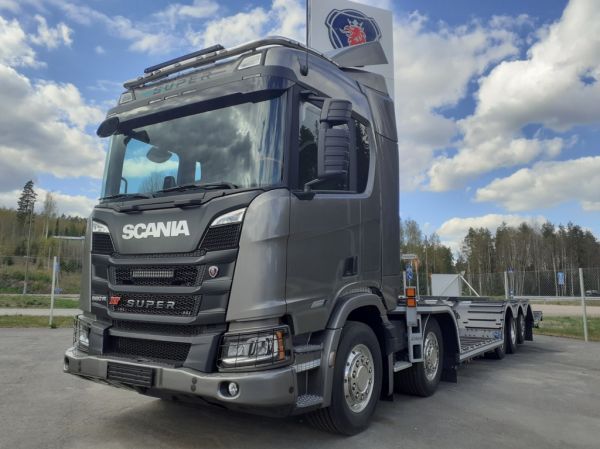 Scania 560R XT
Scania 560R XT koneenkuljetusauto.
Avainsanat: Scania 560RXT