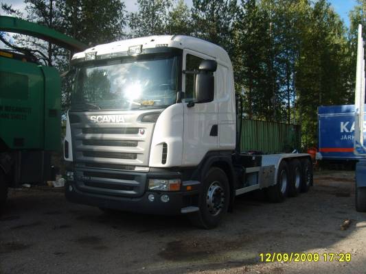 Scania G420
Scania G420 koukkulava-auto.
Avainsanat: Scania G420