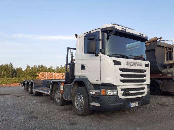 Scania G490
Scania G490 koneenkuljetusauto.
Avainsanat: Scania G490 Hirvaskangas