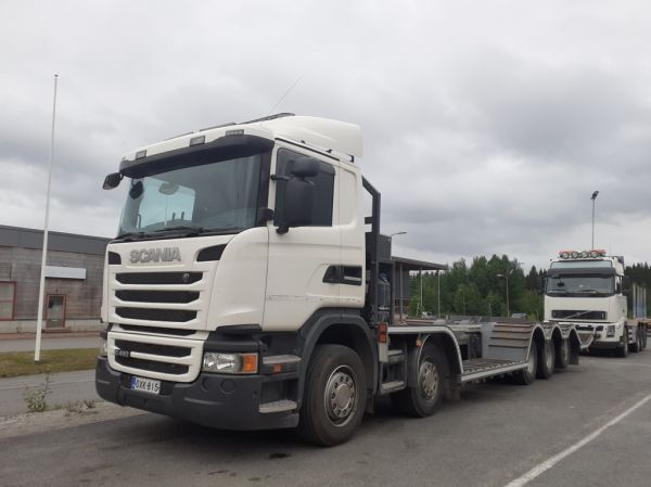 Scania G490
Scania G490 koneenkuljetusauto.
Avainsanat: Scania G490 Hirvaskangas