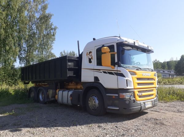 Scania P420
Scania P420 koukkulava-auto.
Avainsanat: Scania P420