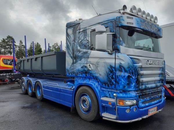 Scania R500
Scania R500 "Warrior" vaihtolava-auto.
Avainsanat: Scania R500 Warrior Himos22