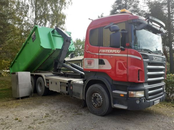 Fin-Terpuun Scania R500
Fin-Terpuun Scania R500 koukkulava-auto.
Avainsanat: Fin-Terpuu Scania R500 932