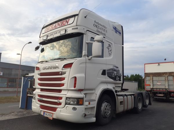 Kuljetusliike Oksasen Scania R560
Kuljetusliike Oksasen Scania R560 rekkaveturi.
Avainsanat: Oksanen Scania R560 Hirvaskangas