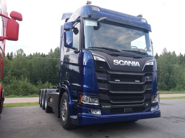 Scania R580
Scania R580 vaihtolava-auto.
Avainsanat: Scania R580