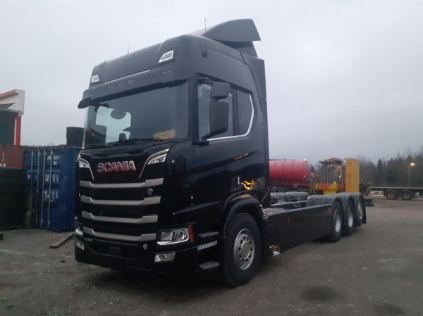Scania R660
Scania R660 kuorma-auton alusta.
Avainsanat: Scania R660 Hirvaskangas