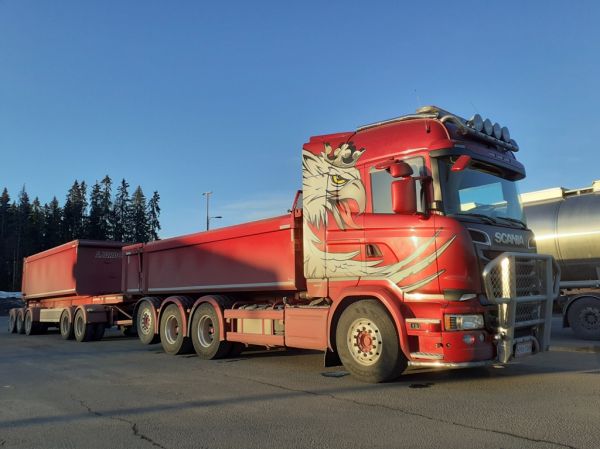 Scania R730
Scania R730 sorayhdistelmä.
Avainsanat: Scania R730 ABC Hirvaskangas