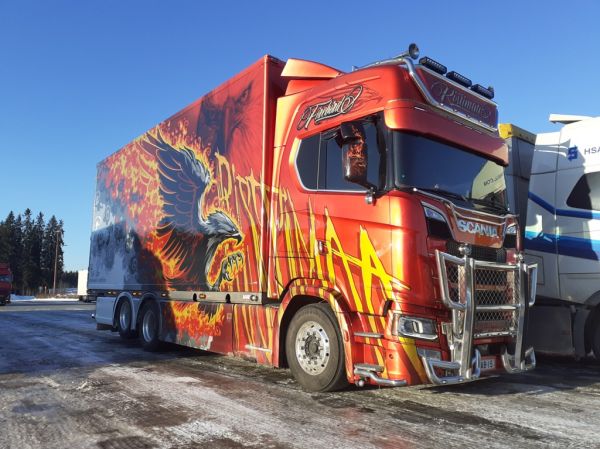 Kuljetus Ristimaan Scania S580 
Kuljetus Ristimaa Oy:n Scania S580 "Firebird".  
Avainsanat: Ristimaa Scania S580 ABC Hirvaskangas