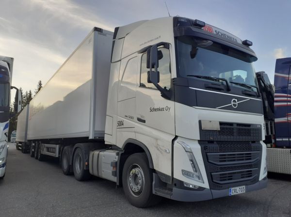 Schenkerin Volvo FH500
Schenker Oy:n Volvo FH500 hct-yhdistelmä.
Avainsanat: Schenker Volvo FH500 ABC Hirvaskangas Hct 5004