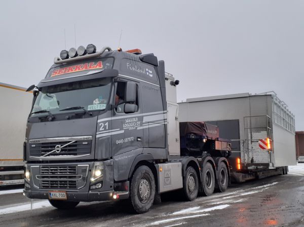 Seikkala Logisticsin Volvo FH16
Seikkala Logistics Oy:n Volvo FH16 lavettiyhdistelmä.
Avainsanat: Seikkala Volvo FH16 ABC Hirvaskangas 21 Veltto